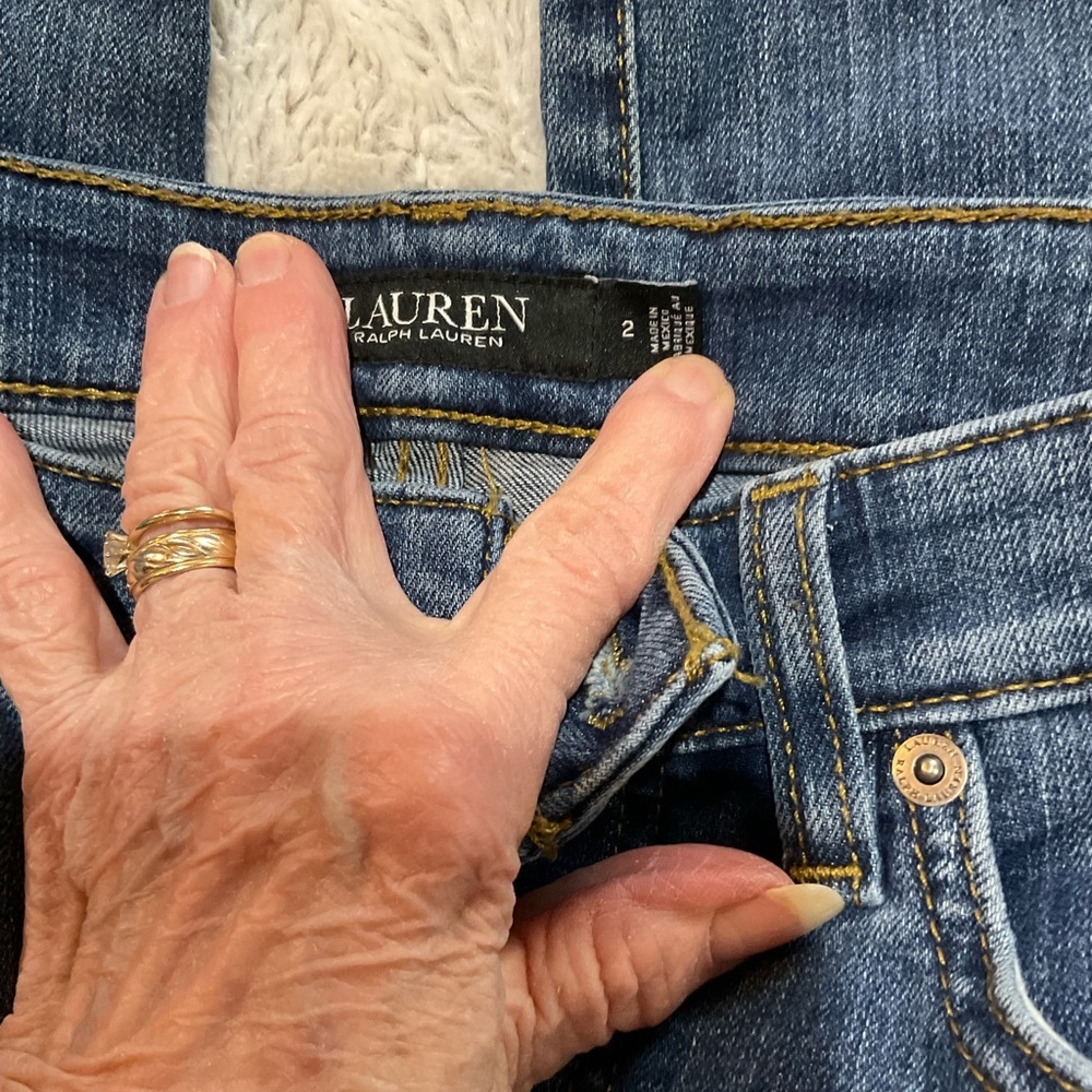 Ralph Lauren Black Label Women's Straight-Leg Jeans in Mid Blue Wash - Picture 3 of 5